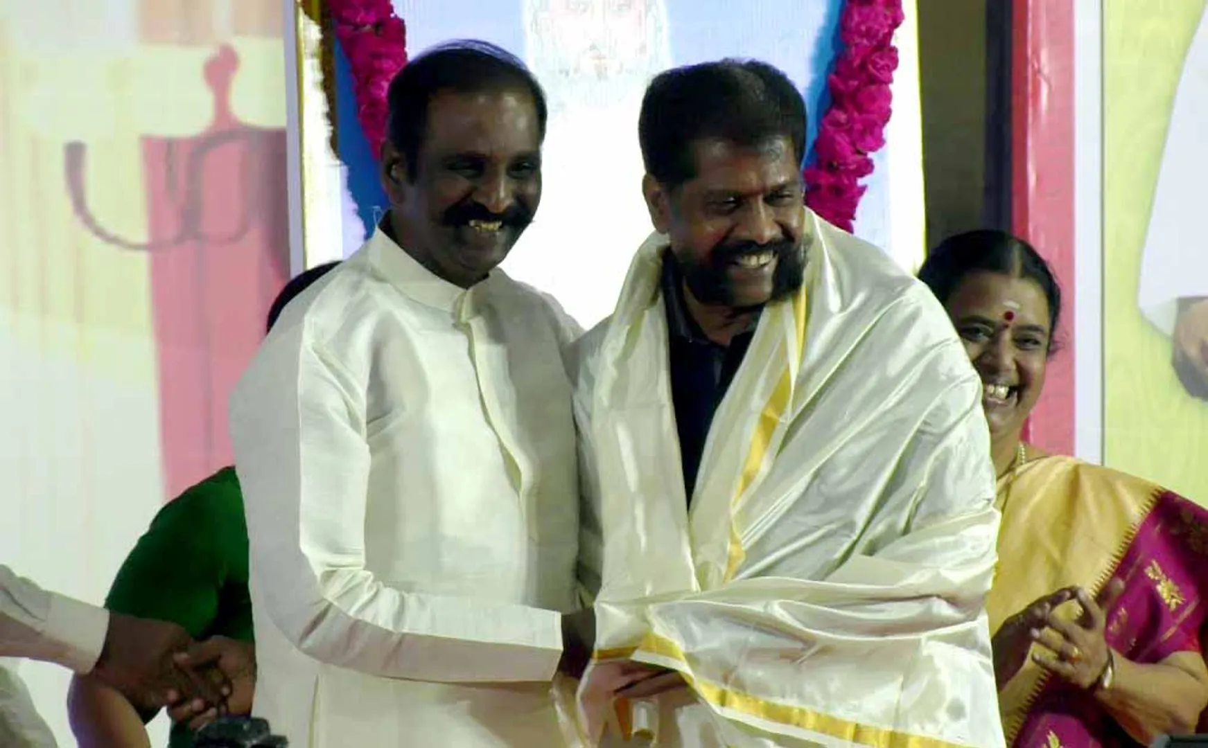 vairamuthu with nakkheeran gopal